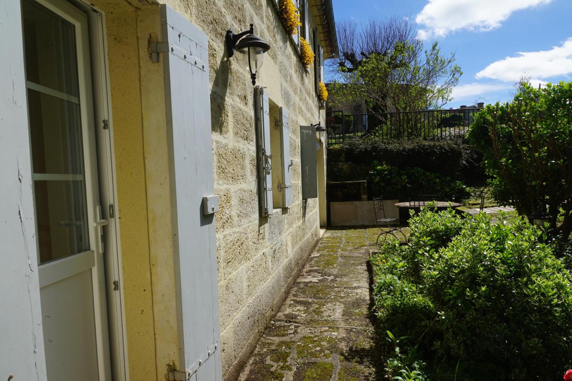 Отель Moulin Notre Dame Saint-Genes-de-Castillon Экстерьер фото